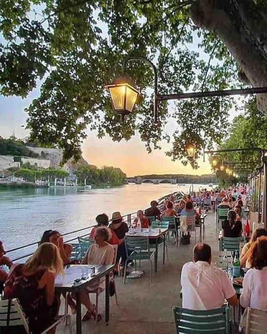 Le Saint-Lazare Appartement Au Calme Intra Muros Avignon Exteriör bild