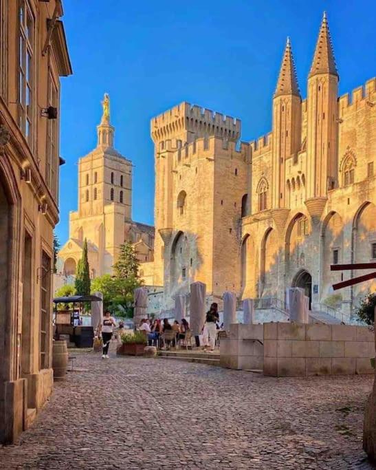 Le Saint-Lazare Appartement Au Calme Intra Muros Avignon Exteriör bild